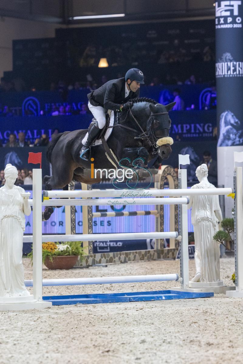 Grimaldi Guido (ITA) riding Messi 7_Verona_20241109_SS358377.jpg